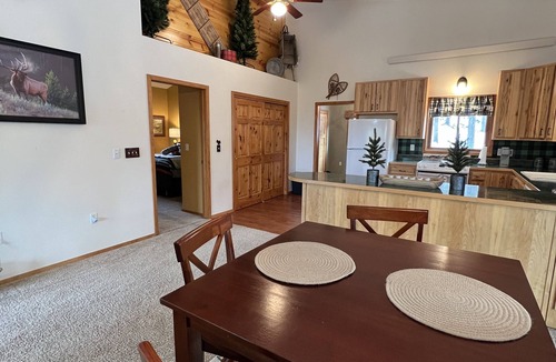 Newcastle Cabin | Cozy cabin in the beautiful Black Hills