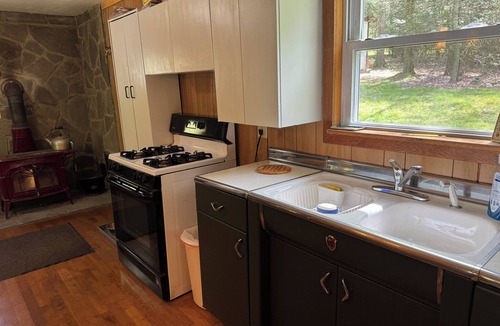 Warriors Mark Cabin | Cozy cabin nestled the woods