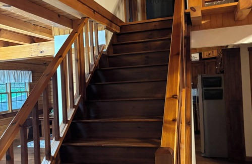 Dundee Cabin | Cozy cabin on the hill with amazing surroundings.