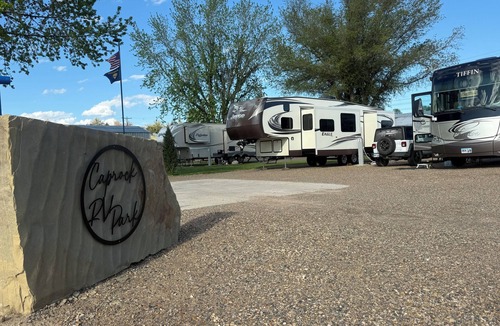 Glendive House | Cozy Cabin Tiny House in Glendive 1 mile from Makoshika State Park! Pet friendly