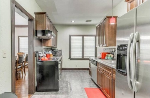 Norman House | Cozy Campus Corner