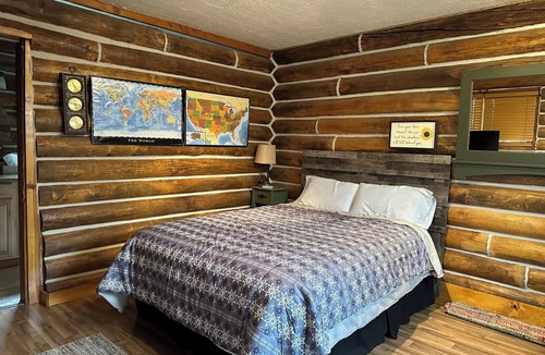 Tridell Cabin | Cozy Canyon Cabin