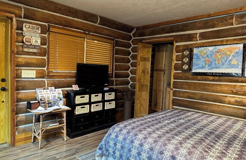 Tridell Cabin | Cozy Canyon Cabin