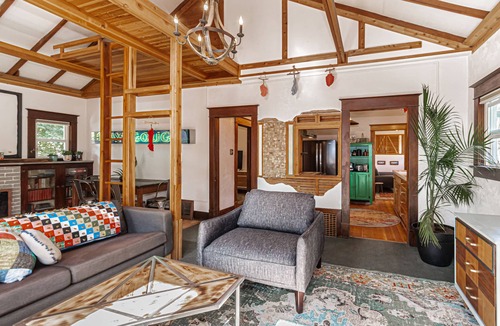 Pocatello House | Cozy & Chic | Close to City Creek