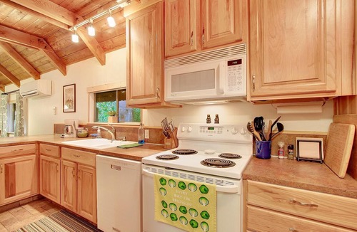 Packwood House | Cozy, clean, updated cabin- hot tub, fireplace, near skiing, hiking, Mt Rainier.