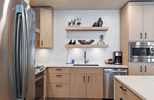 Tamarack Resort Condo | Cozy Condo|Gas Fireplace|Balcony with Mountain View