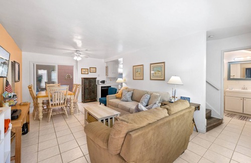 Balboa Island House | Cozy Condo With New AC, Steps from Balboa Ferry and Peninsula Beach Access