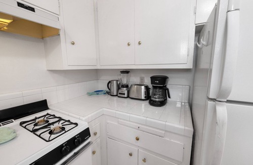 Balboa Island House | Cozy Condo With New AC, Steps from Balboa Ferry and Peninsula Beach Access