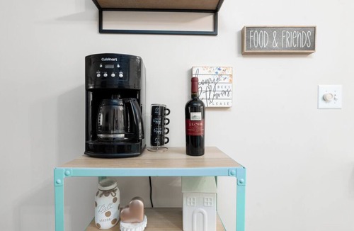 Greensboro House | Cozy + Connected Central, office space with fast wifi, family and pet friendly
