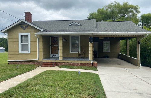 Thomasville House | Cozy & Convenient Home Across from Thomasville Hospital