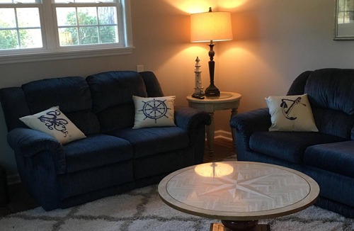 Little River House | Cozy Cottage - 3 miles from the beach!