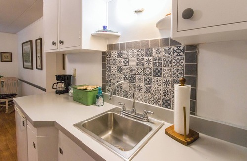 Three Forks Cottage | Cozy cottage centrally located –Ideal for Outdoors or Relaxing. No cleaning fee!