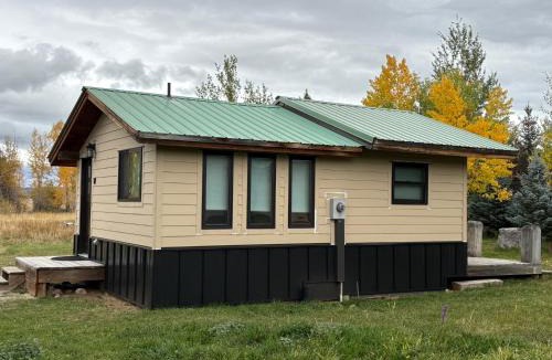 Driggs House | Cozy Cottage escape in the Tetons