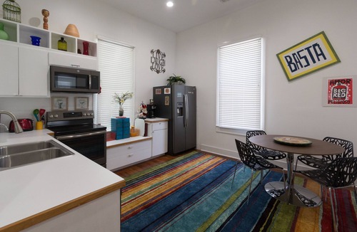 Southtown House | Cozy Cottage in Lavaca near Convention Center, Downtown and King William