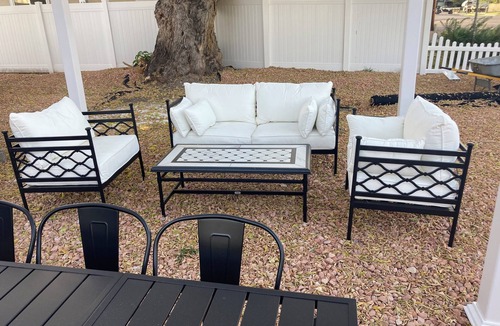Monroe House | Cozy Cottage in Monroe. Newly remodeled with fun amenities including hot tub!