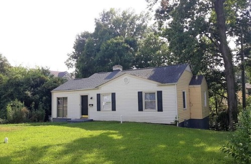 Villa Heights Cottage | Cozy cottage in the perfect location!
