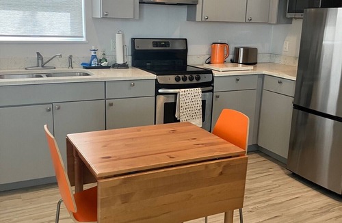 Fernandina Beach Cottage | Cozy cottage near 6 pickleball courts & just over a mile to town or beach!