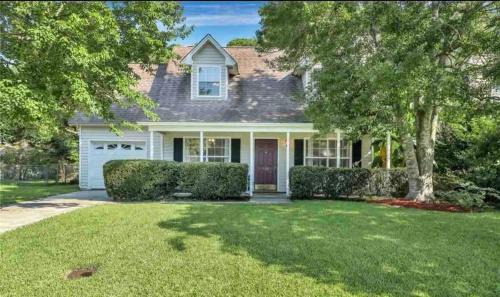 Whitemarsh Island House | Cozy Cottage Near Beach & Downtown Dog Friendly