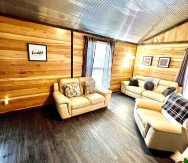 Iuka House | Cozy Cottage near Pickwick
