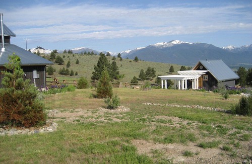 Stevensville Cottage | Cozy Cottage overlooking Bitterroot Valley, private setting east of Victor