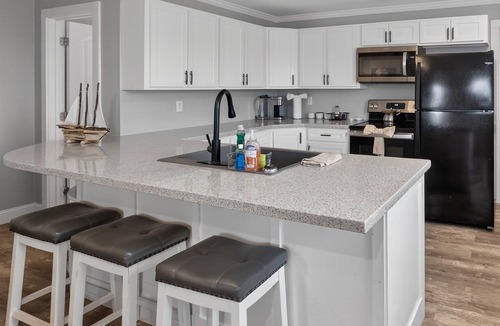 Galveston House | Cozy Cottage w/Gorgeous Views - Near the beach!