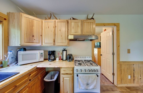 Boise Cabin | Cozy Countryside Cabin in Robie Creek Park!