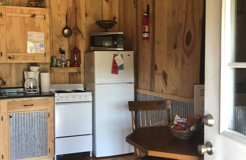 Perkinston Cabin | Cozy Creekside Scarlet Cabin on the Creek with 2 beautiful sandbars