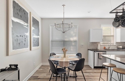 Madison House | Cozy Cul De Sac w/fenced backyard, covered patio, fire pit, near Grand Ole Opry