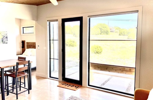 Dripping Springs House | Cozy/Cute Tiny House close to wineries, wedding venues & outdoor fun