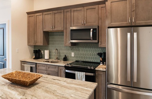 Troy Apartment | Cozy Downtown Gem ~ Sleeps 10