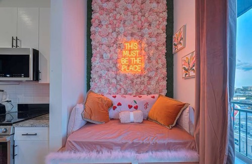 Washington Ave./ Memorial Park Apartment | Cozy Dreamy Pink Rodeo Getaway On Washington