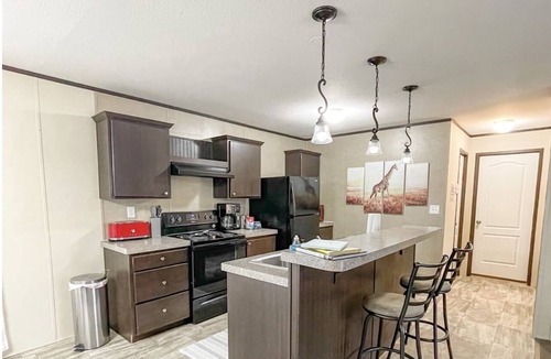 West Valley House | Cozy family home with great location and low fees.