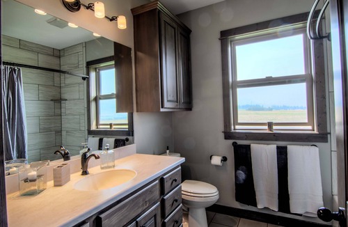 Livingston Other | Cozy Farmhouse located in the heart of Paradise Valley
