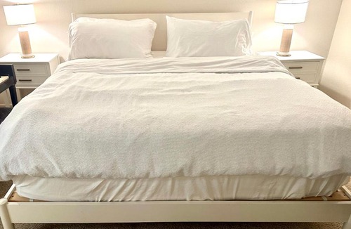 Old Pasadena Apartment | Cozy Gem Near Old Town Pasadena