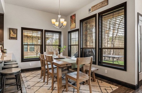Dover Bay Condo | Cozy Getaway at The Lazy Bear Lodge: 3BR/2BA in Dover, ID!