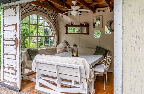 Woods Bay Apartment | Cozy getaway for two w/ a kitchenette - walk to the lake, marina, & beach