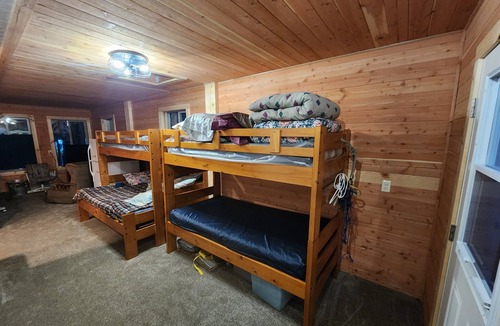 Troy Cabin | Cozy getaway on Bull Lake!!