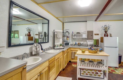 Great Falls Apartment | Cozy Great Falls Studio on the Missouri River!