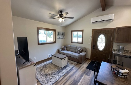 Kalispell House | Cozy guest cabin