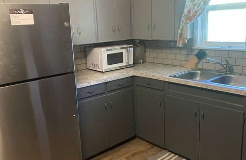 Van Buren House | Cozy home close to downtown and minutes away from Fort Smith area! Pet-Friendly