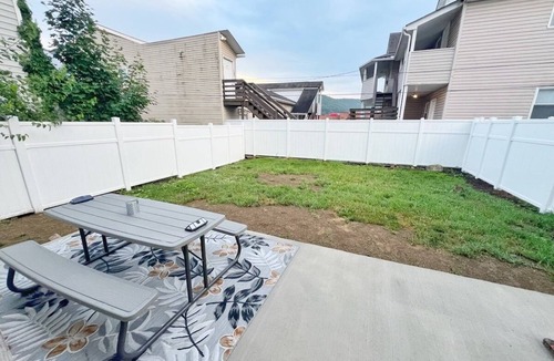 Tyrone House | Cozy house with backyard