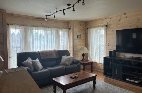Evergreen House | Cozy Kalispell Home