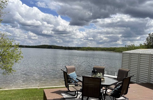Bottineau Cabin | Cozy Lakefront Getaway on Lake Metigoshe
