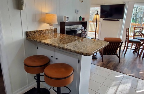 Clover House | Cozy Lakehouse on Quiet Cove