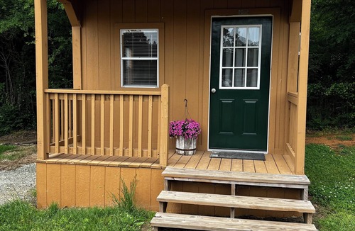 Caney Cabin | Cozy little cabin in a small town