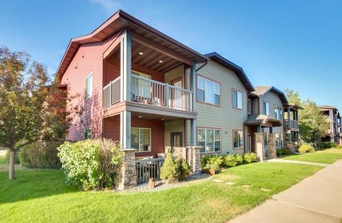Livingston House | Cozy Livingston Condo w/Balcony & Mtn View!