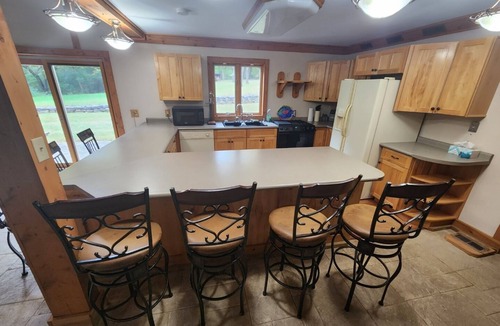 Troy Cabin | Cozy lodge with indoor pool, hot tub, loft and more! Great for a close getaway!