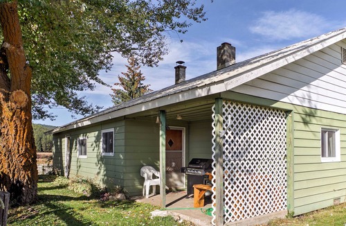 New Meadows House | Cozy McCall Area Home w/360 Degree Mountain Views