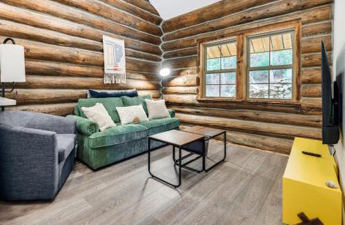 Beaverhead County House | Cozy Melrose Cabin with Fire Pit Walk to River!