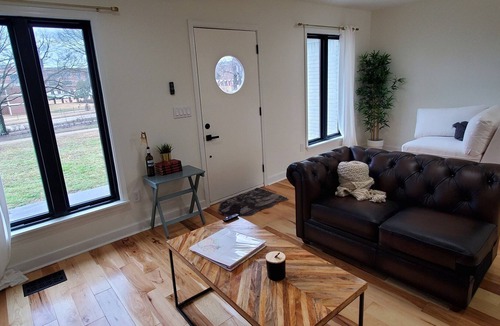 Lenox House | Cozy modern home in Midtown with amenities! UofM liberty bowl & CBU in 1 minute